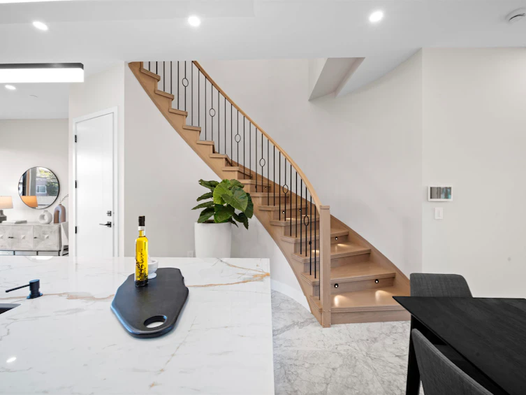 2455 W 10th Avenue, Vancouver, BC, V6K 2J4 - 9