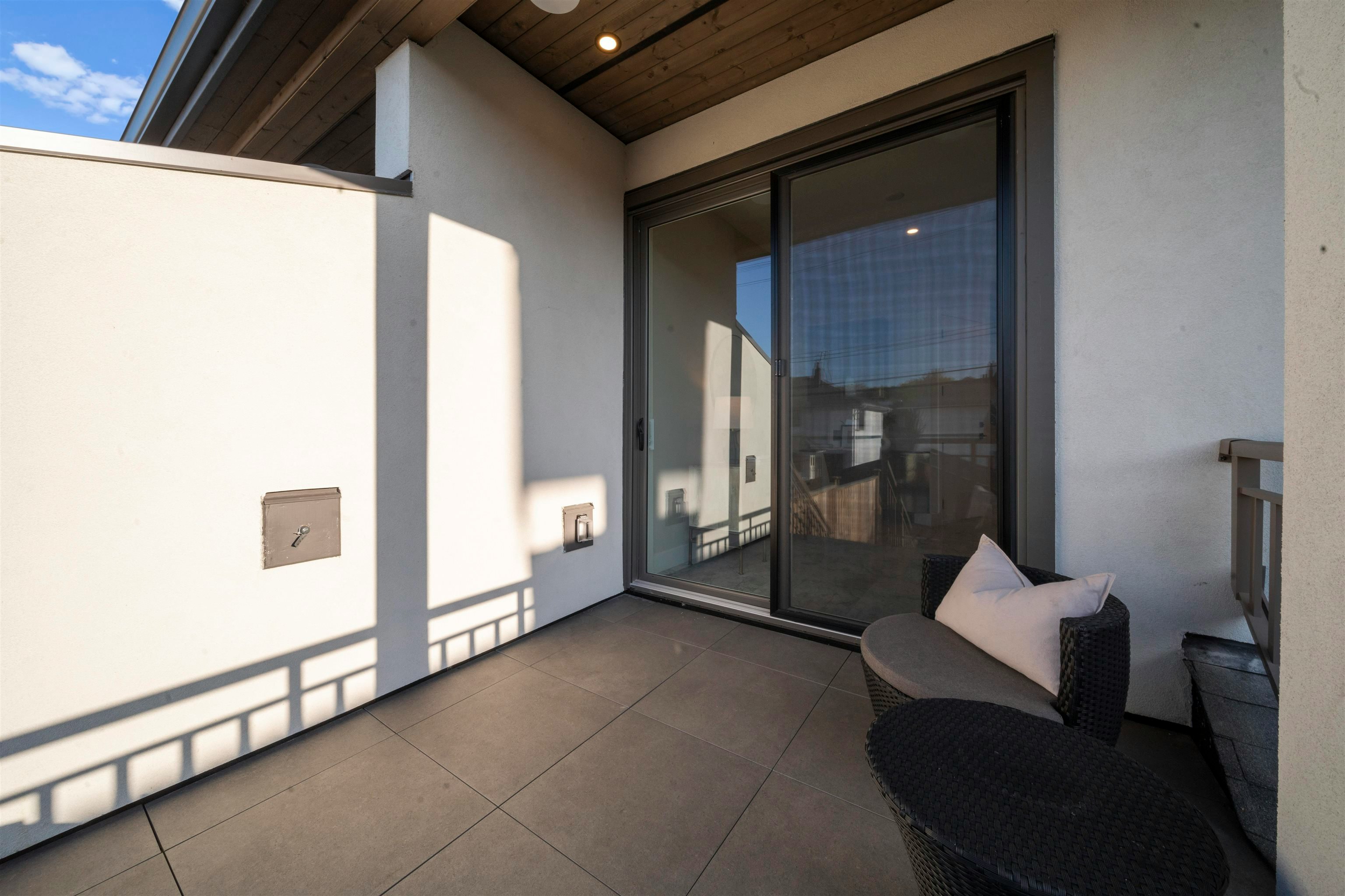 2455 W 10th Avenue, Vancouver, BC, V6K 2J4 - 32
