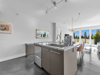 201-650 Evergreen Place - 4