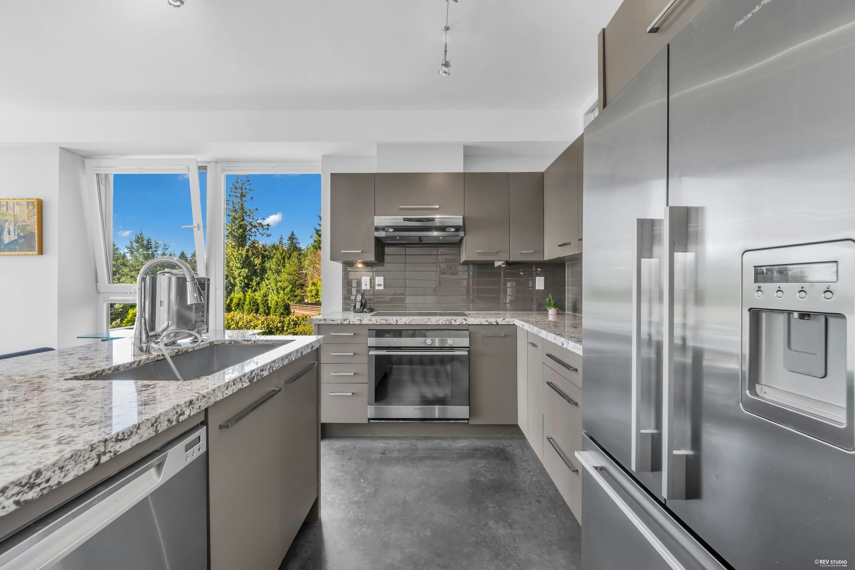 201-650 Evergreen Place - 3