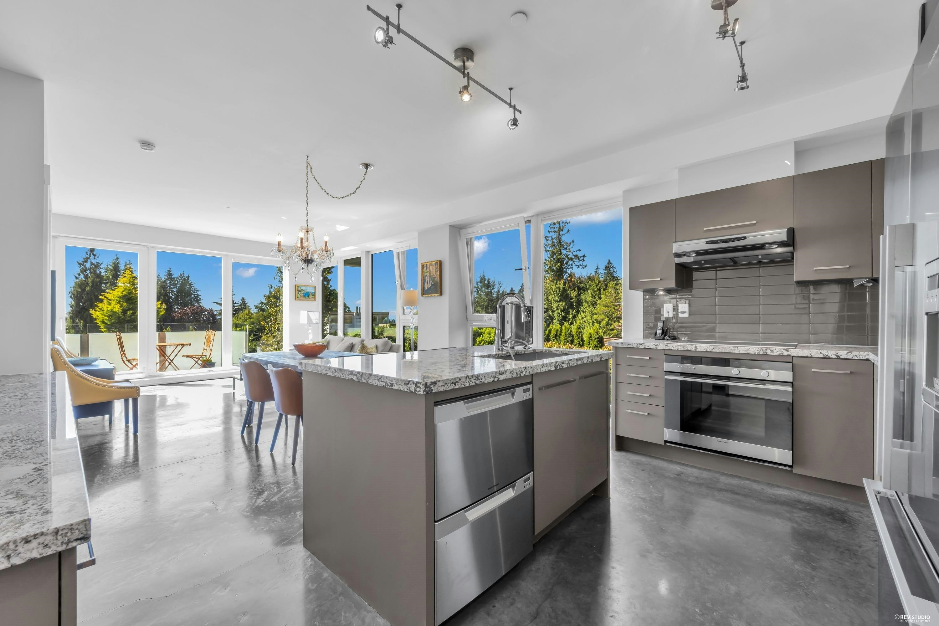 201-650 Evergreen Place - 2