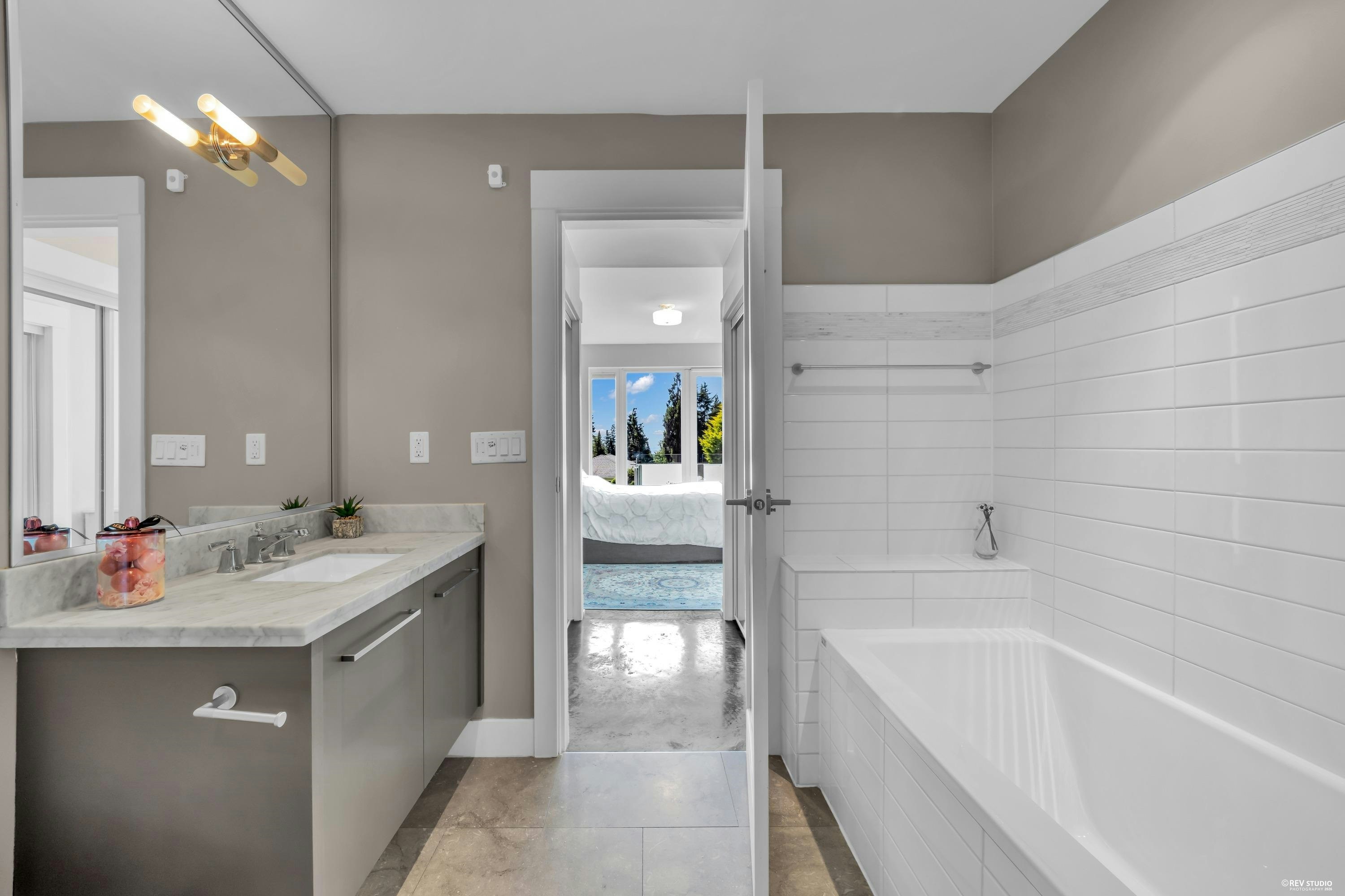 201-650 Evergreen Place, North Vancouver, BC, V7N 0A5 - 15