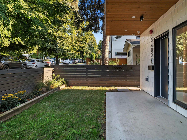 5405 Wales Street, Vancouver, BC, V5R 3M9 - 2