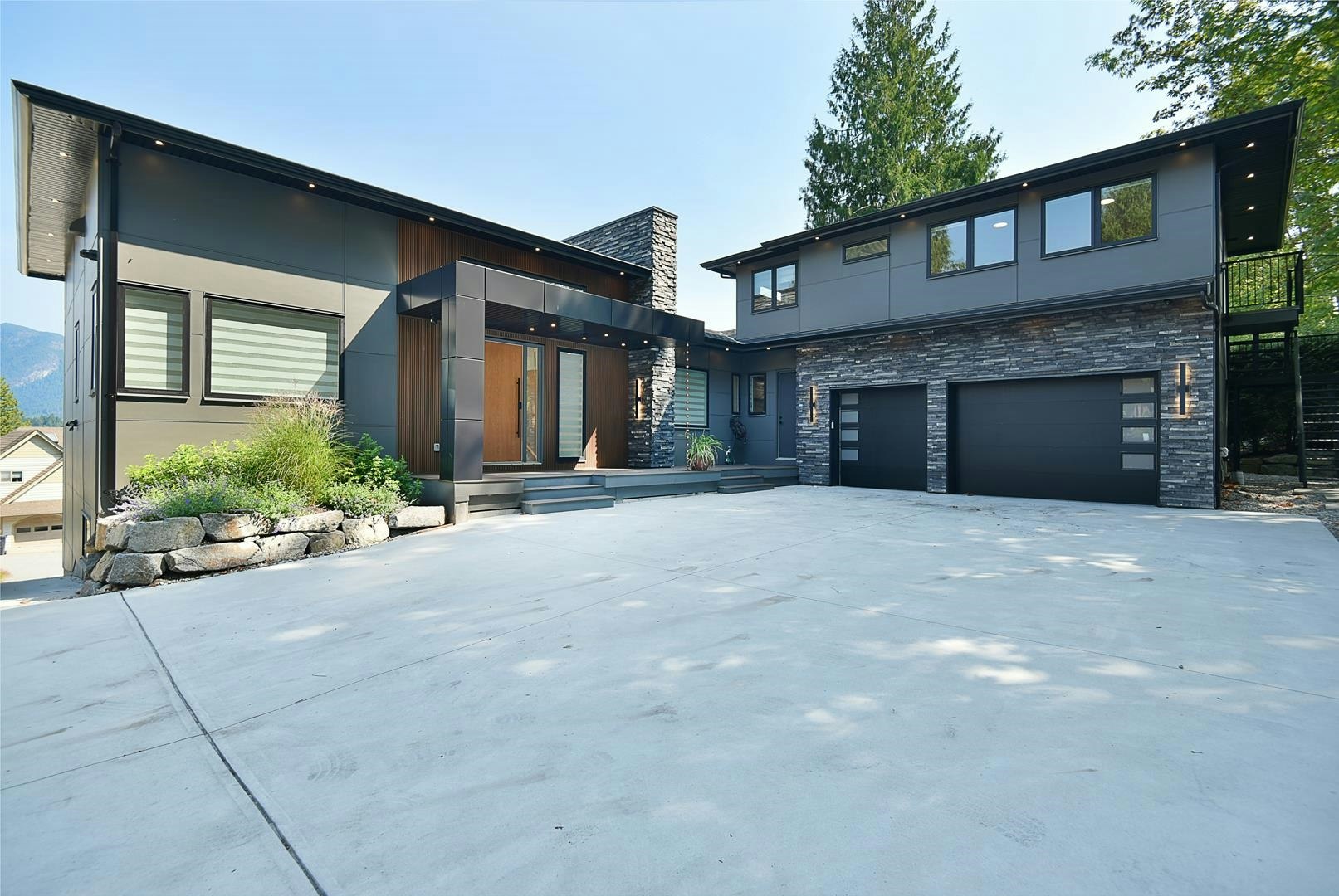 6555 N Gale Avenue, Sechelt, BC, V7Z 0L1
