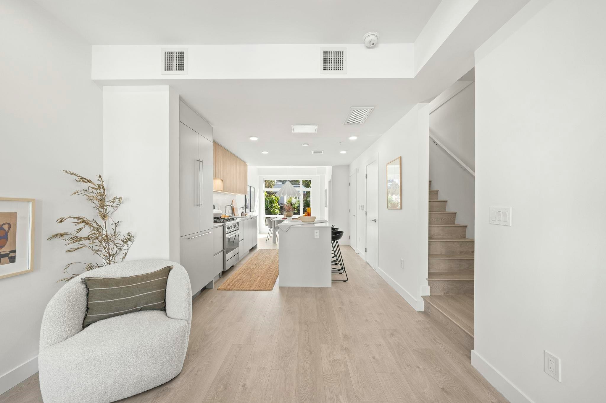225-1010 W 47th Avenue - 5
