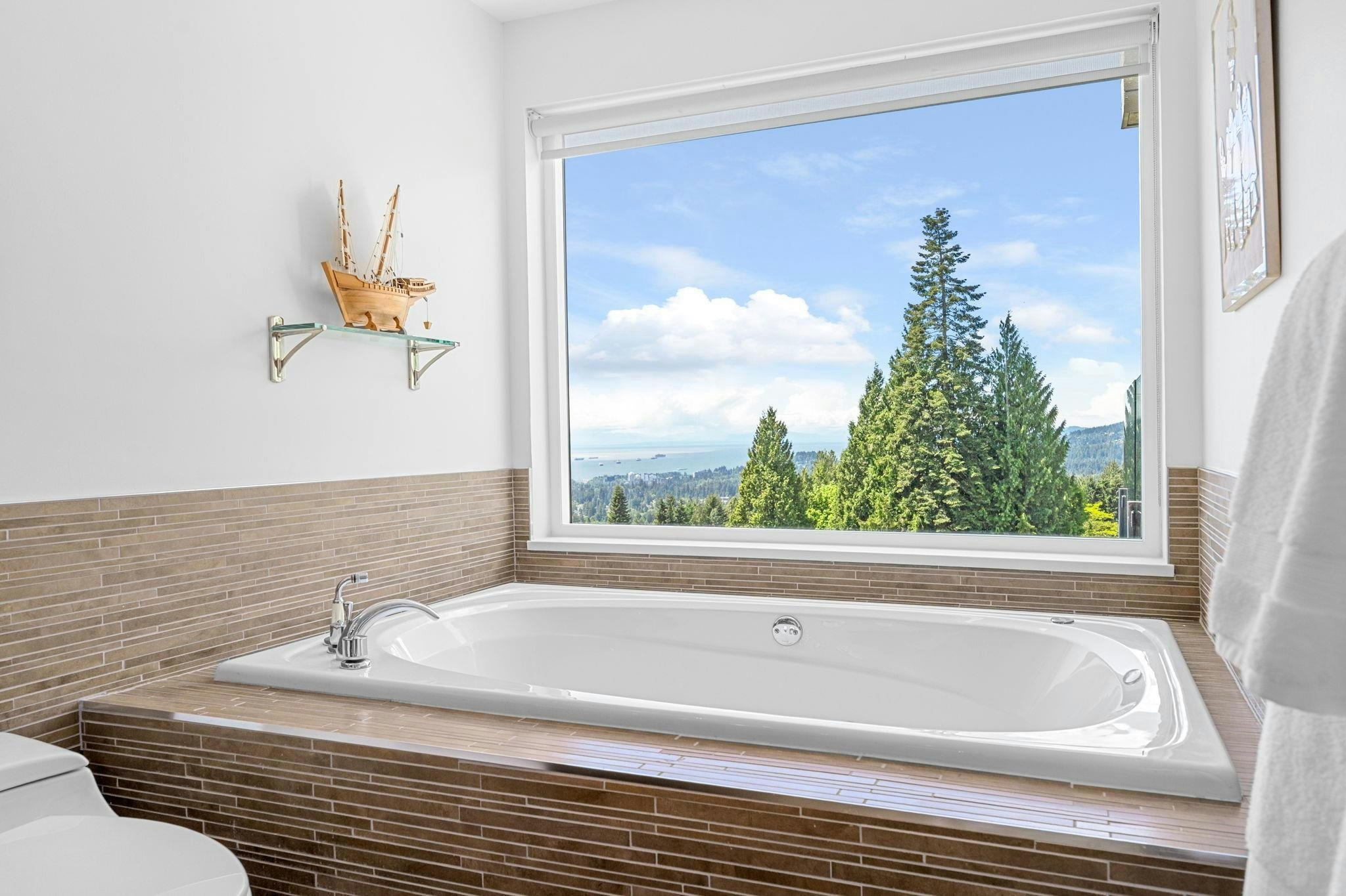 3961 St. Albans Avenue, North Vancouver, BC, V7N 1S9 - 26
