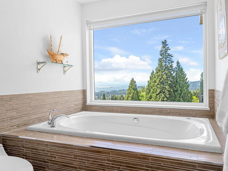 3961 St. Albans Avenue, North Vancouver, BC, V7N 1S9 - 26