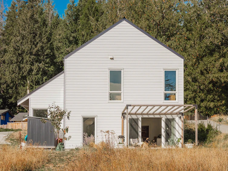 3477 Spruce Road, Roberts Creek, BC, V0N 2W2