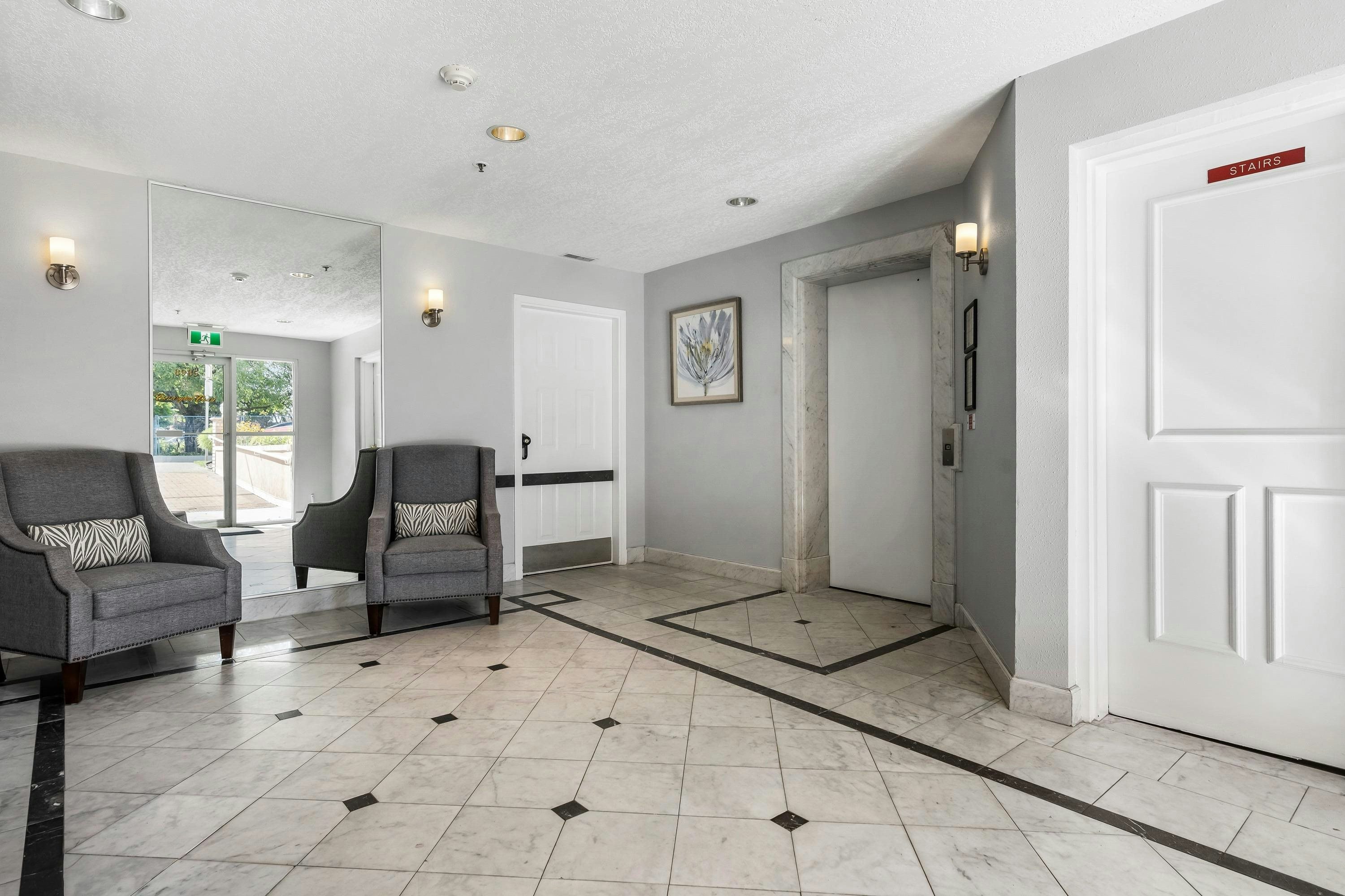 305-8985 Mary Street - 4