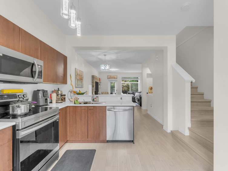 19-15075 60 Avenue, Surrey, BC, V3S 1S1 - 13
