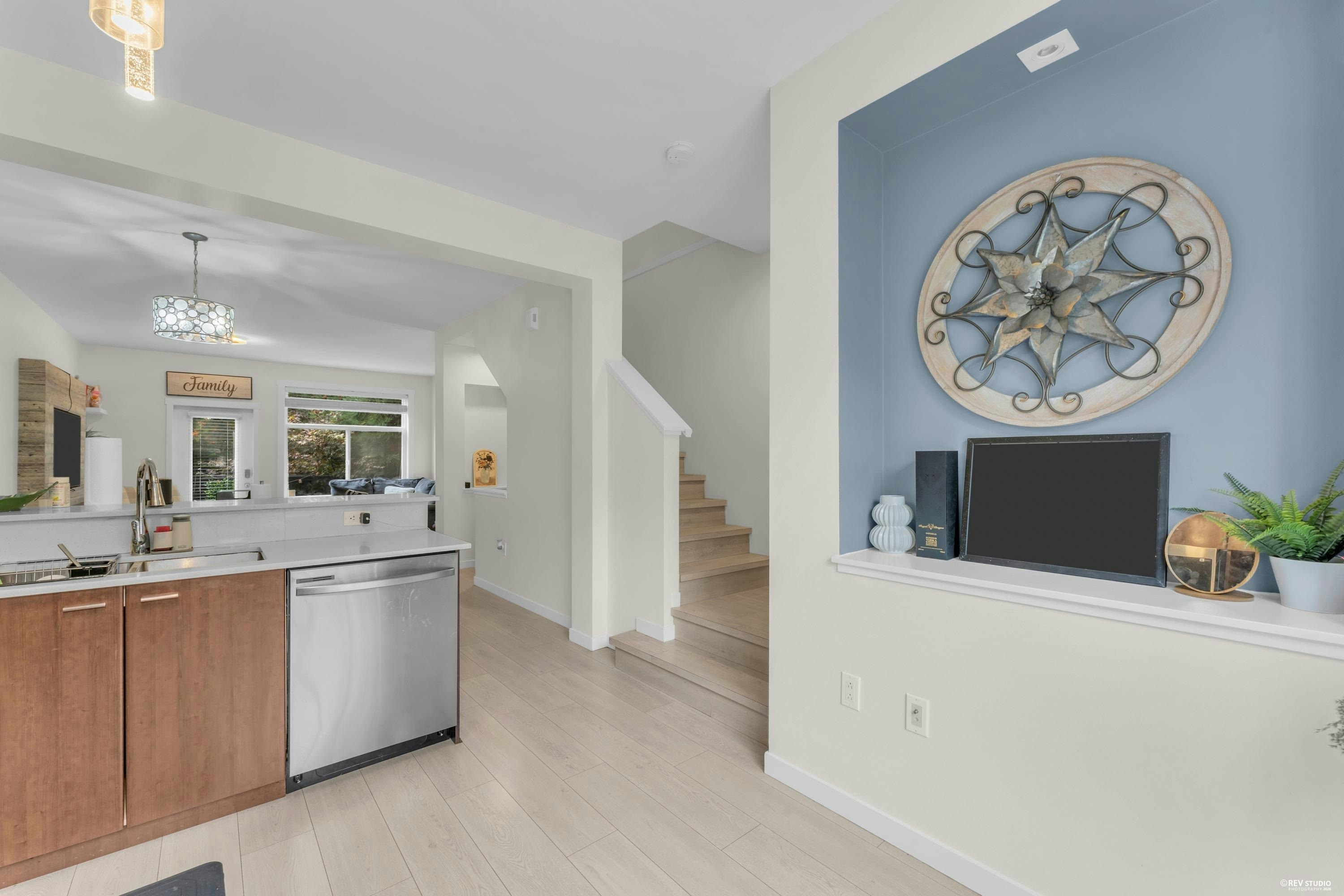 19-15075 60 Avenue, Surrey, BC, V3S 1S1 - 15