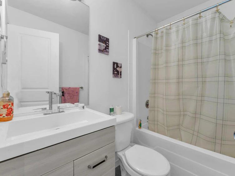 19-15075 60 Avenue, Surrey, BC, V3S 1S1 - 20