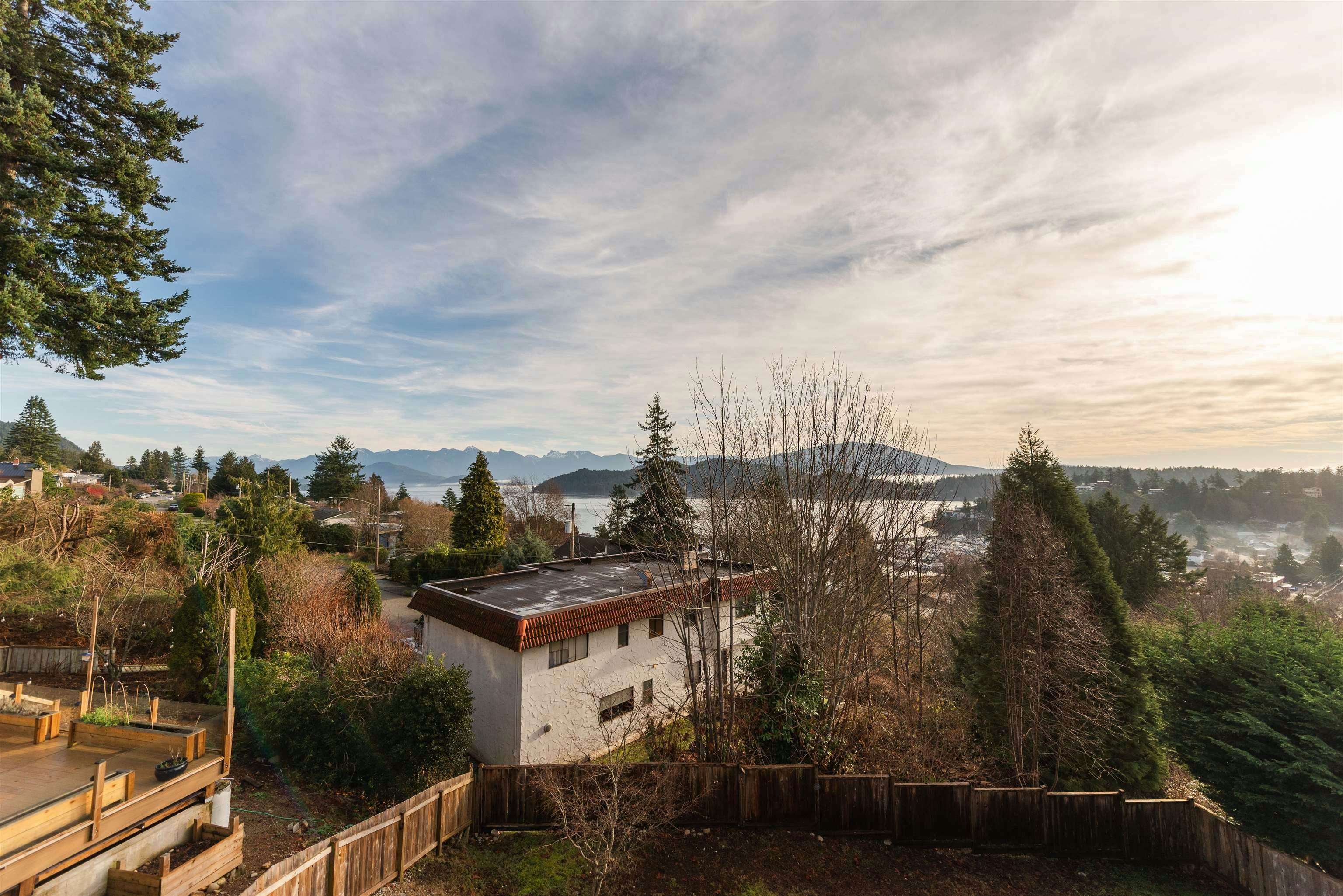 476 Abbs Road, Gibsons, BC, V0N 1V8 - 21