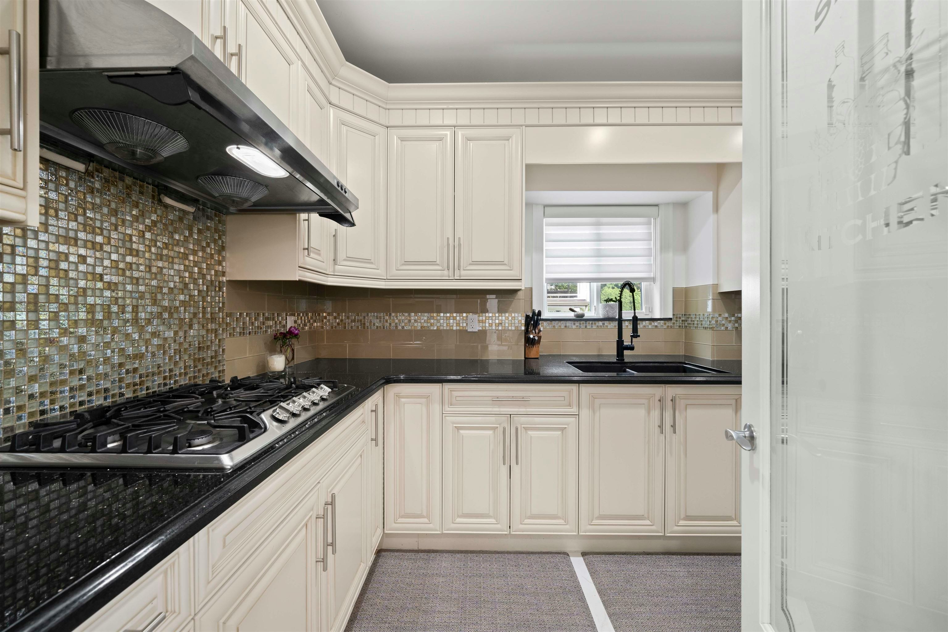 7638 Aubrey Street, Burnaby, BC, V5A 1K7 - 14