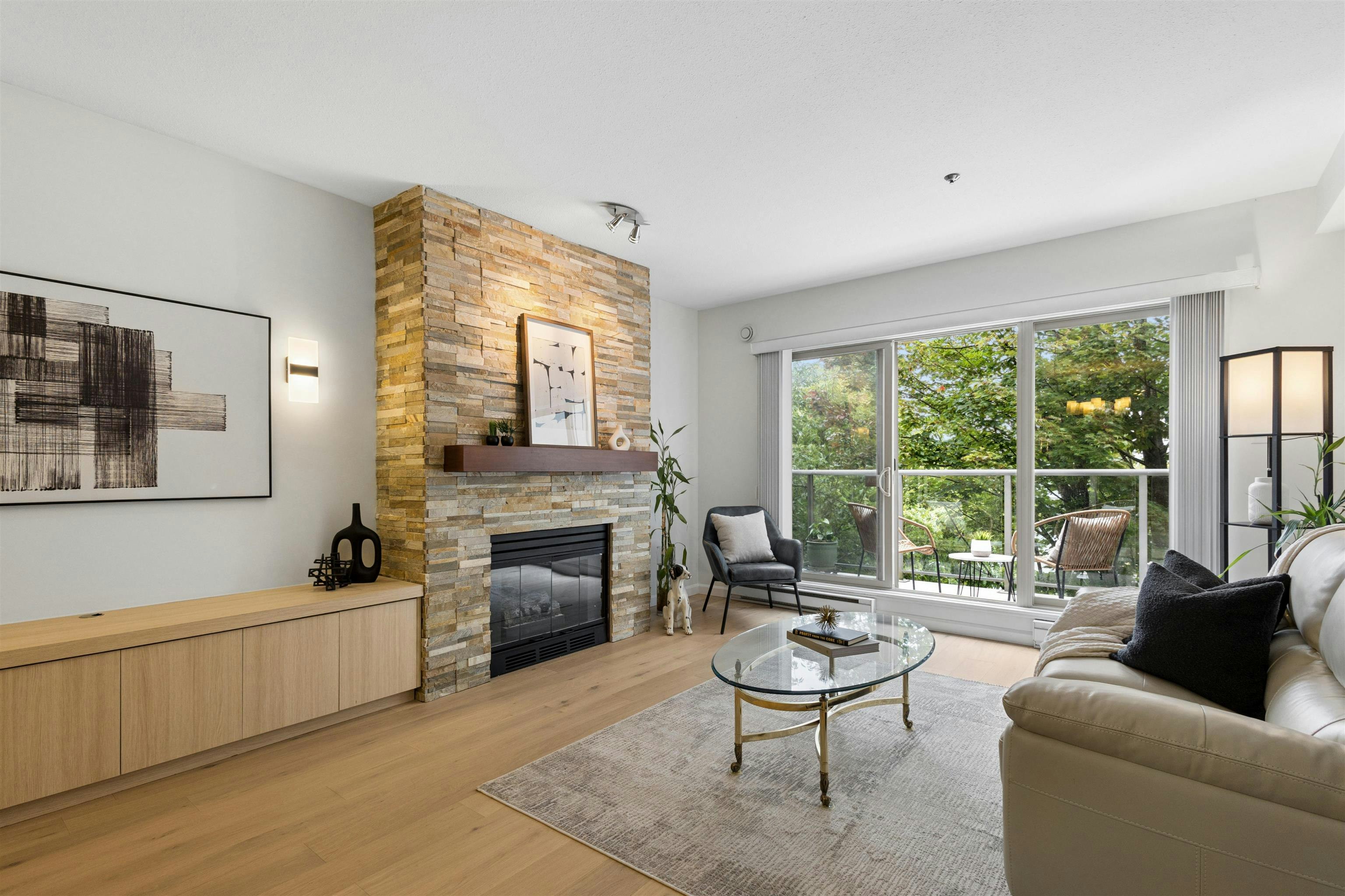 305-980 W 21st Street - 2