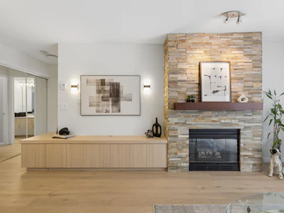 305-980 W 21st Street - 3