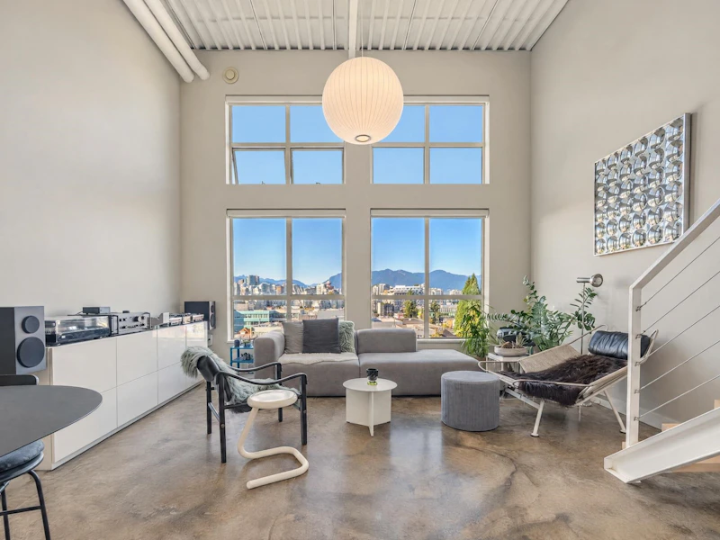 402 - 338 W 8th Avenue, Vancouver BC V5Y 3X2