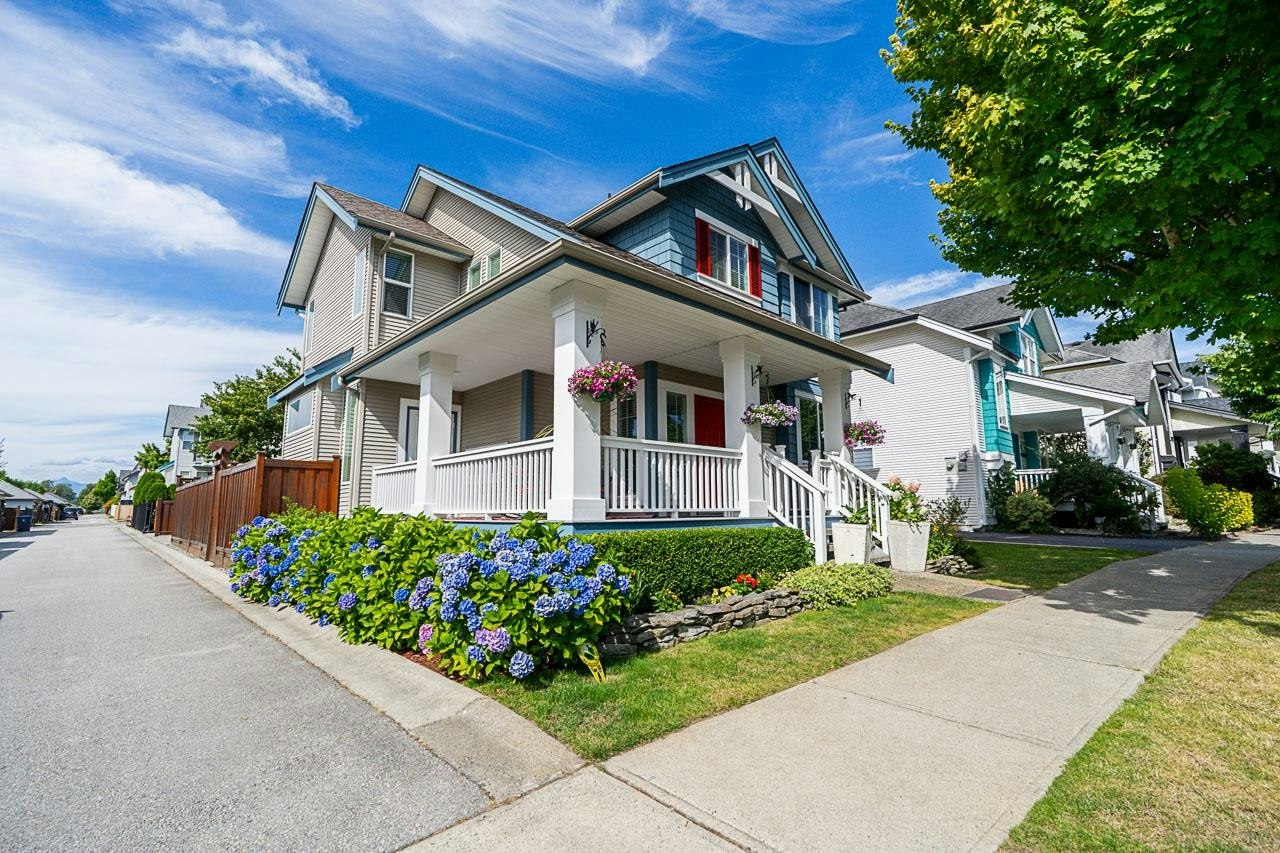 19029 68b Avenue, Surrey, BC, V4N 5P5