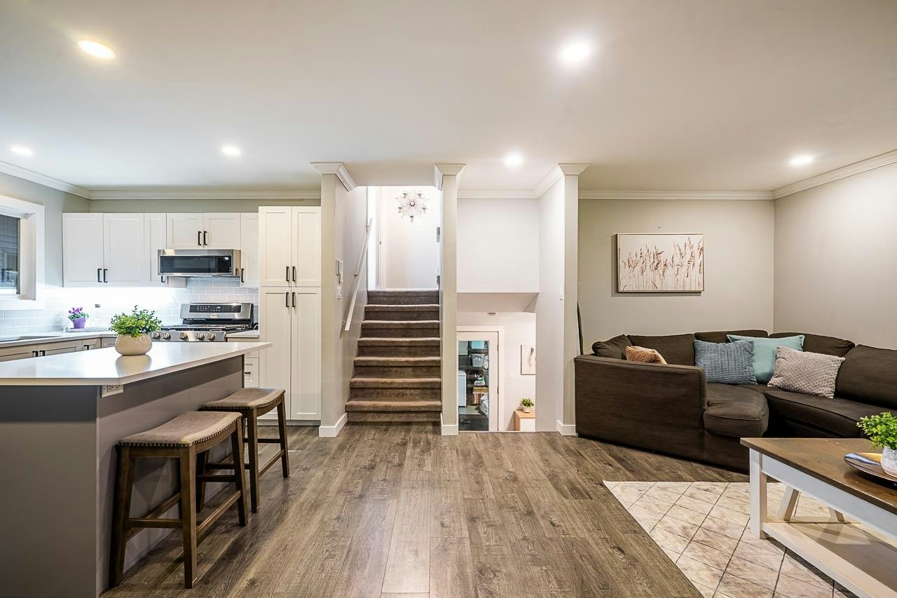 26554 33 Avenue - 3