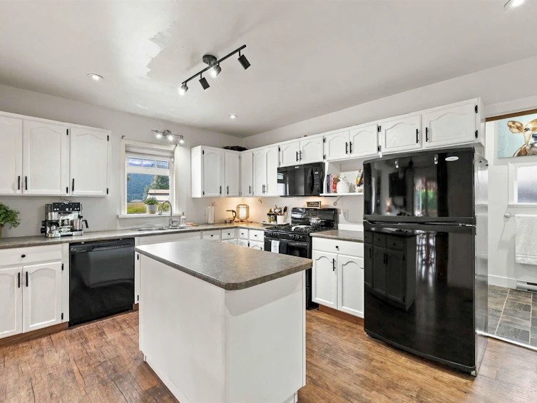 35815 Page Road, Abbotsford, BC, V3G 1P3 - 14
