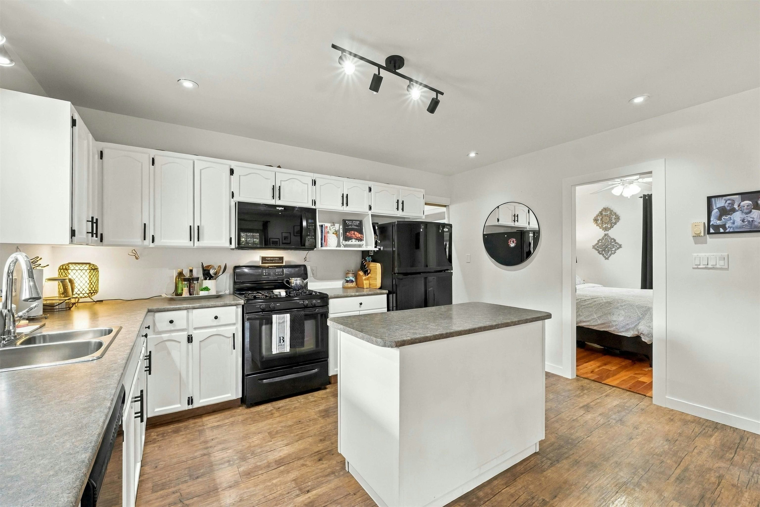35815 Page Road, Abbotsford, BC, V3G 1P3 - 11