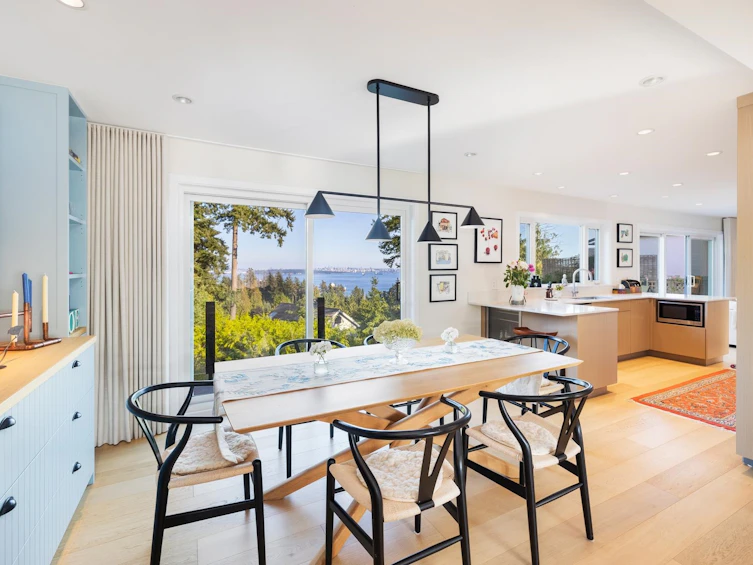 4772 Meadfeild Court, West Vancouver, BC, V7W 2Y3