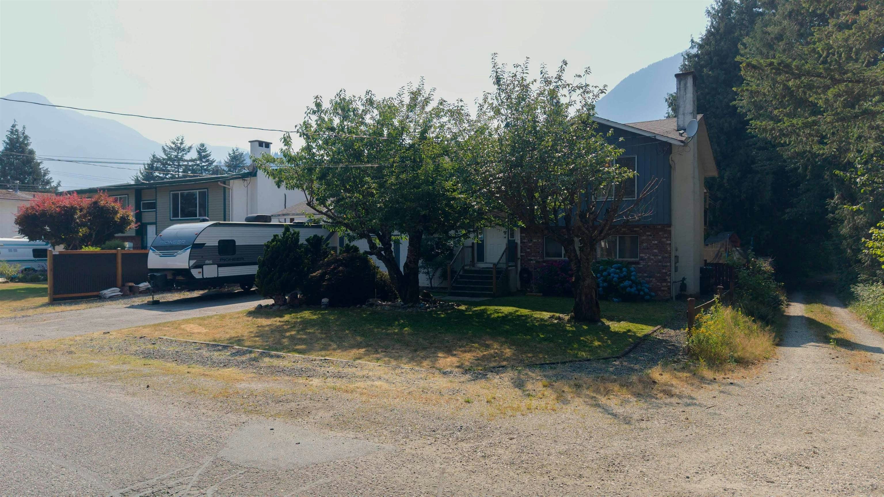 450 Wardle Street, Hope, BC, V0X 1L0 - 3