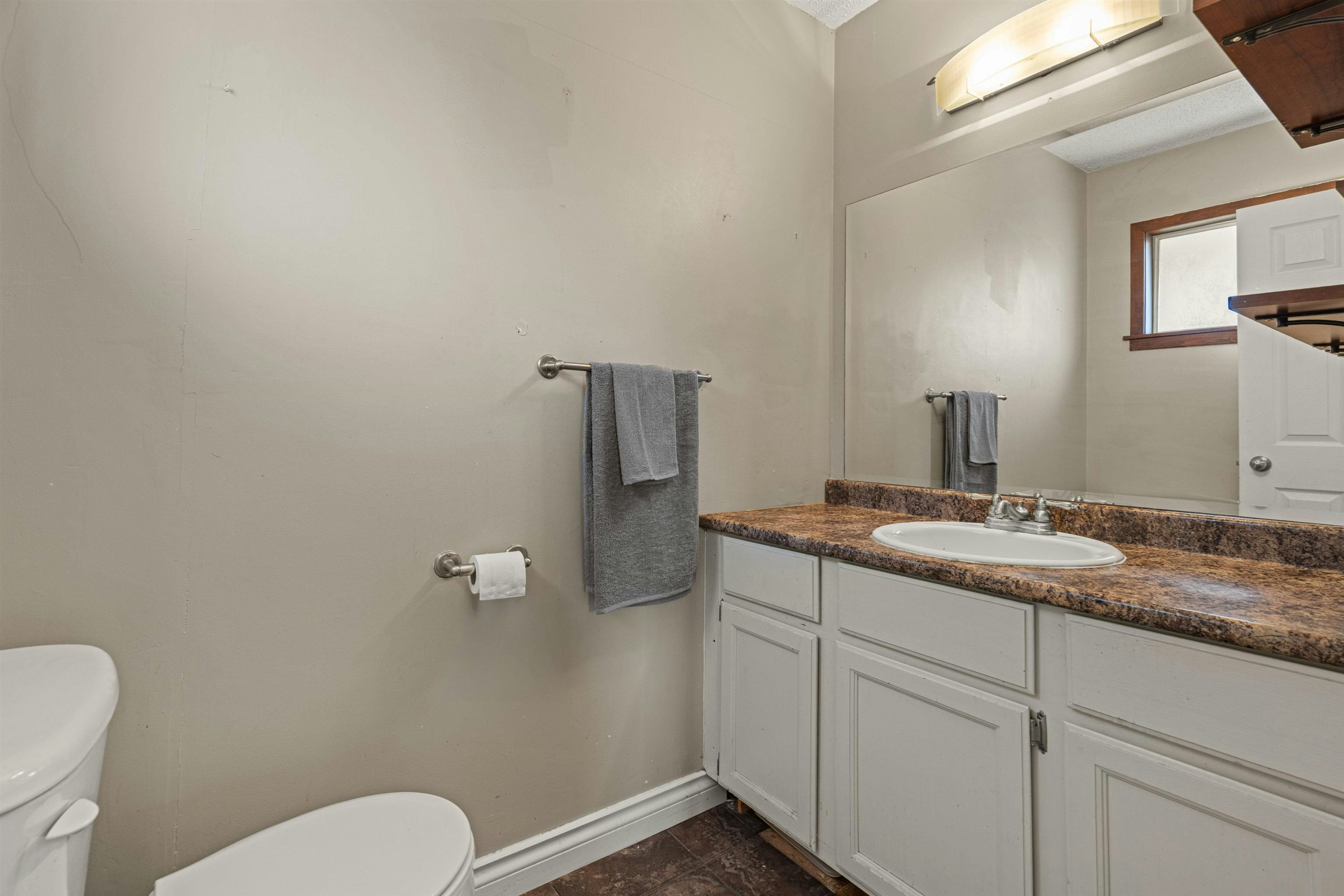 450 Wardle Street, Hope, BC, V0X 1L0 - 14