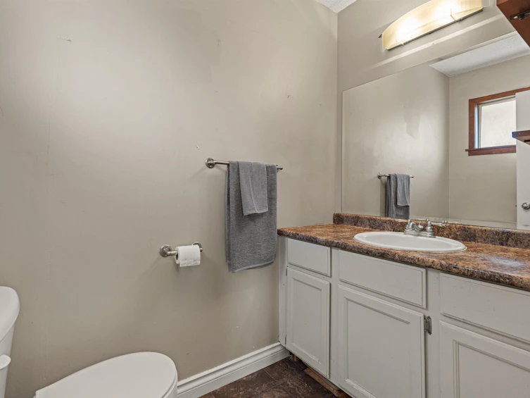 450 Wardle Street, Hope, BC, V0X 1L0 - 14