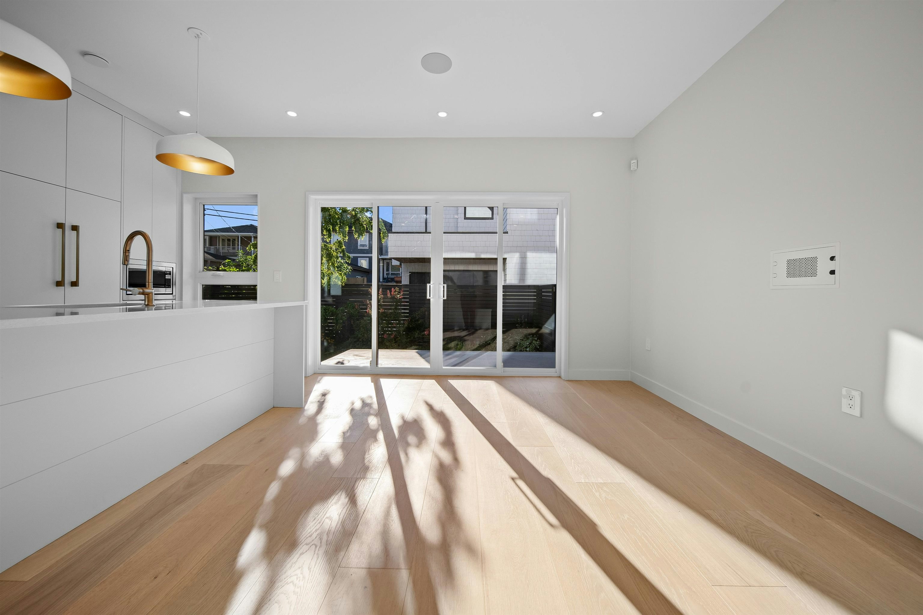 5407 Wales Street, Vancouver, BC, V5R 3M9 - 11