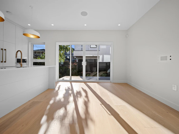 5407 Wales Street, Vancouver, BC, V5R 3M9 - 11