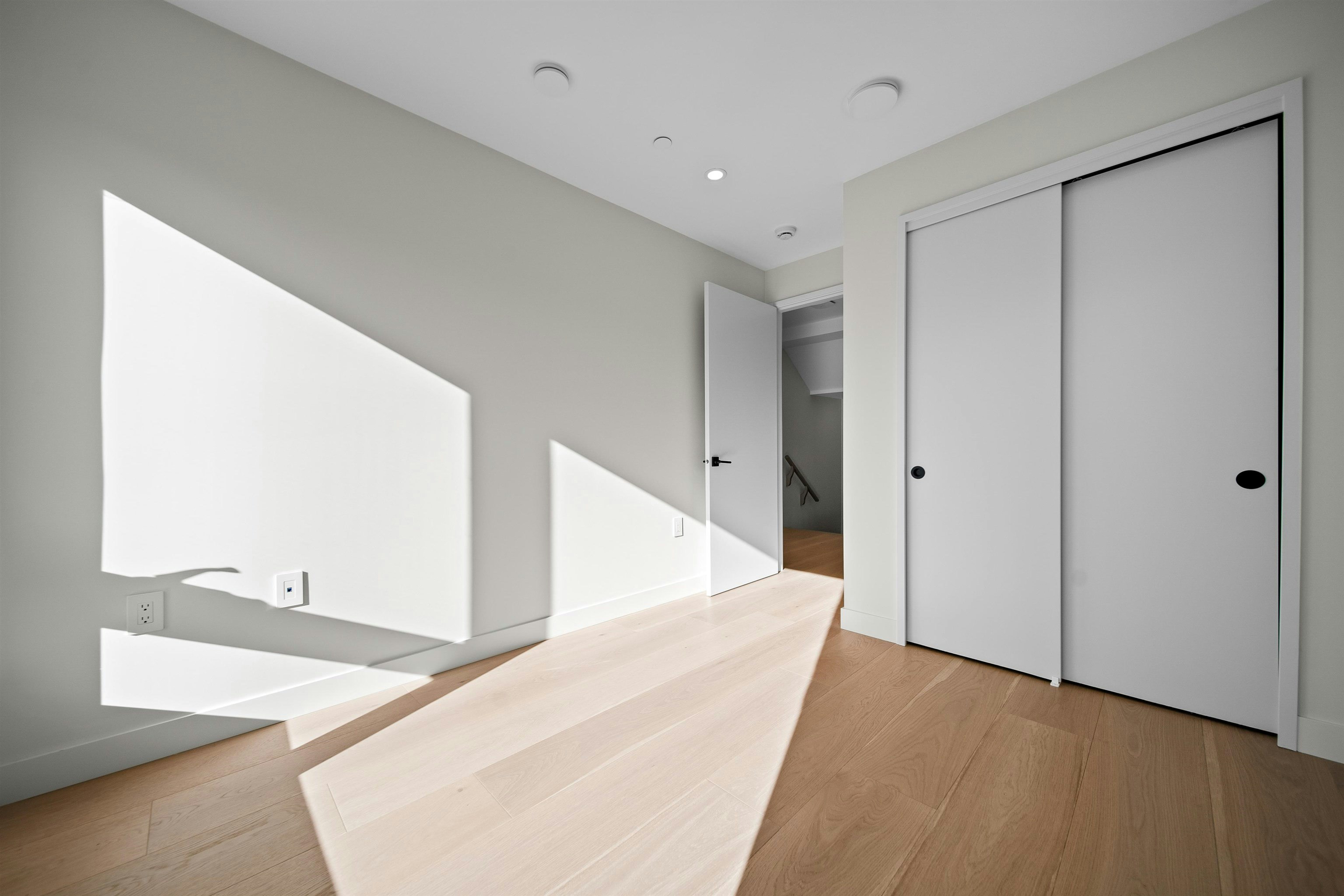 5407 Wales Street, Vancouver, BC, V5R 3M9 - 29