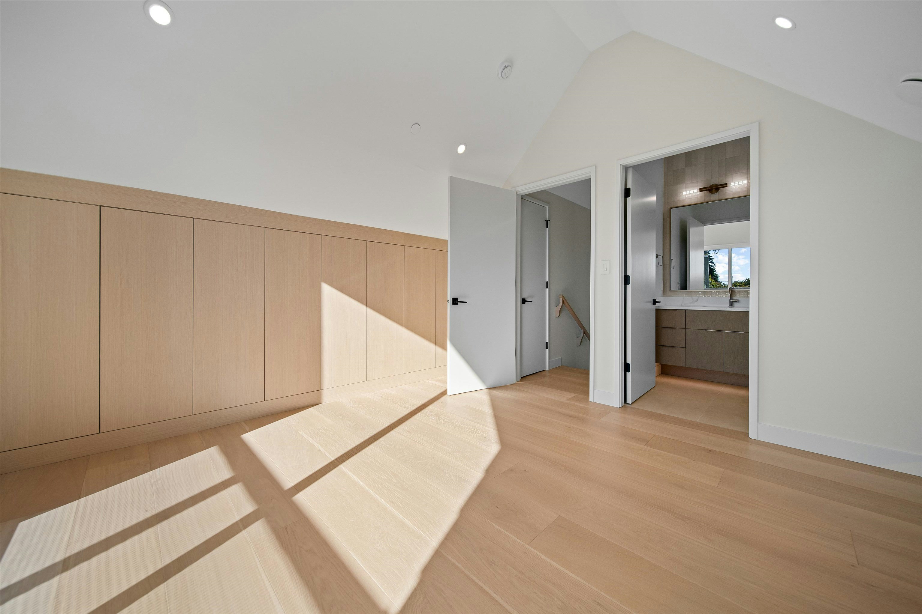 5407 Wales Street, Vancouver, BC, V5R 3M9 - 16