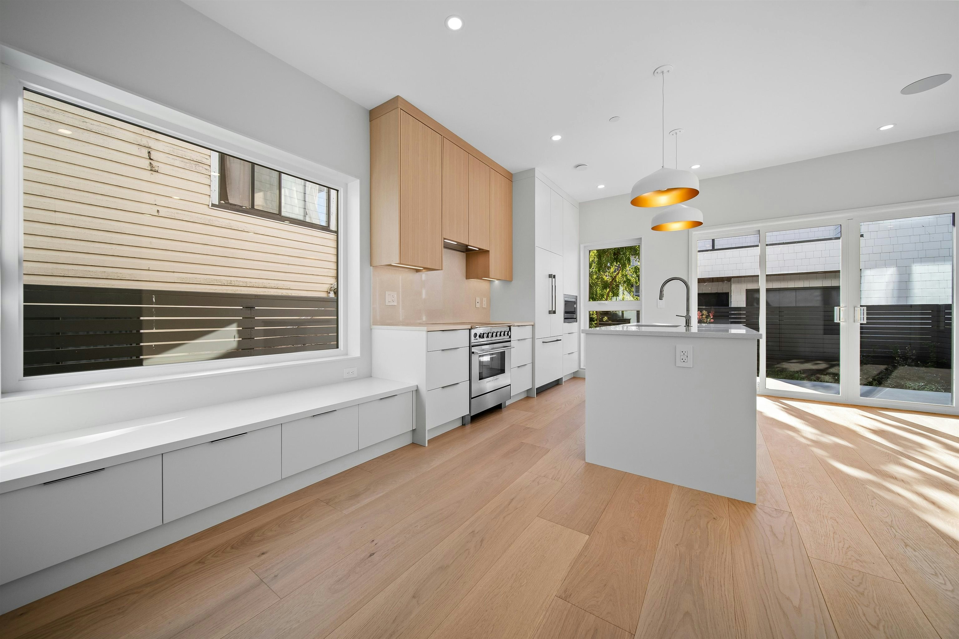 5407 Wales Street, Vancouver, BC, V5R 3M9 - 5
