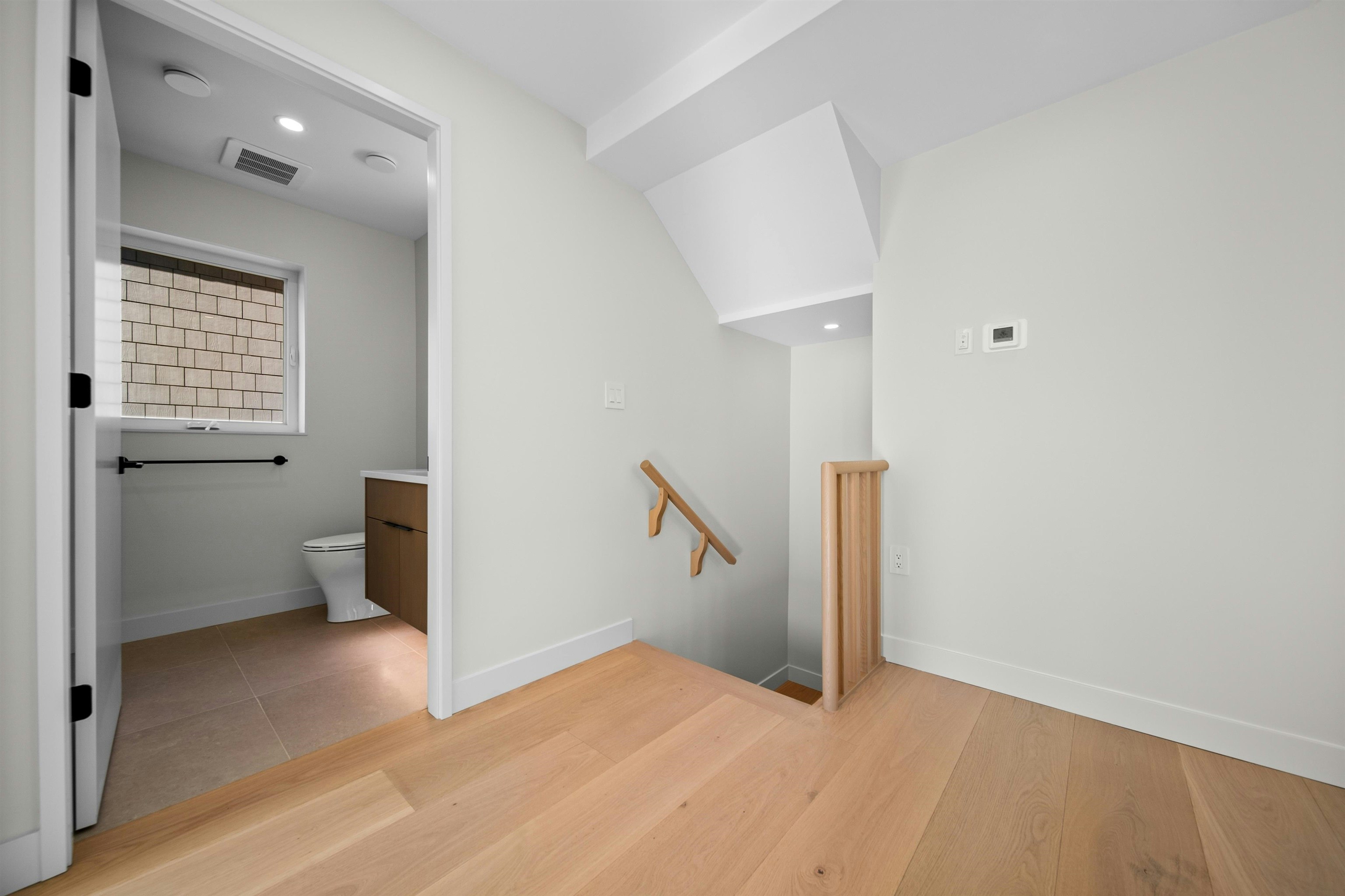5407 Wales Street, Vancouver, BC, V5R 3M9 - 30