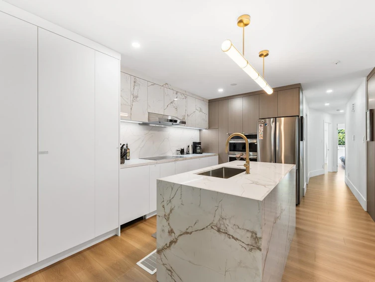 310 16th Avenue, Vancouver, BC, V5T 2T6 - 8
