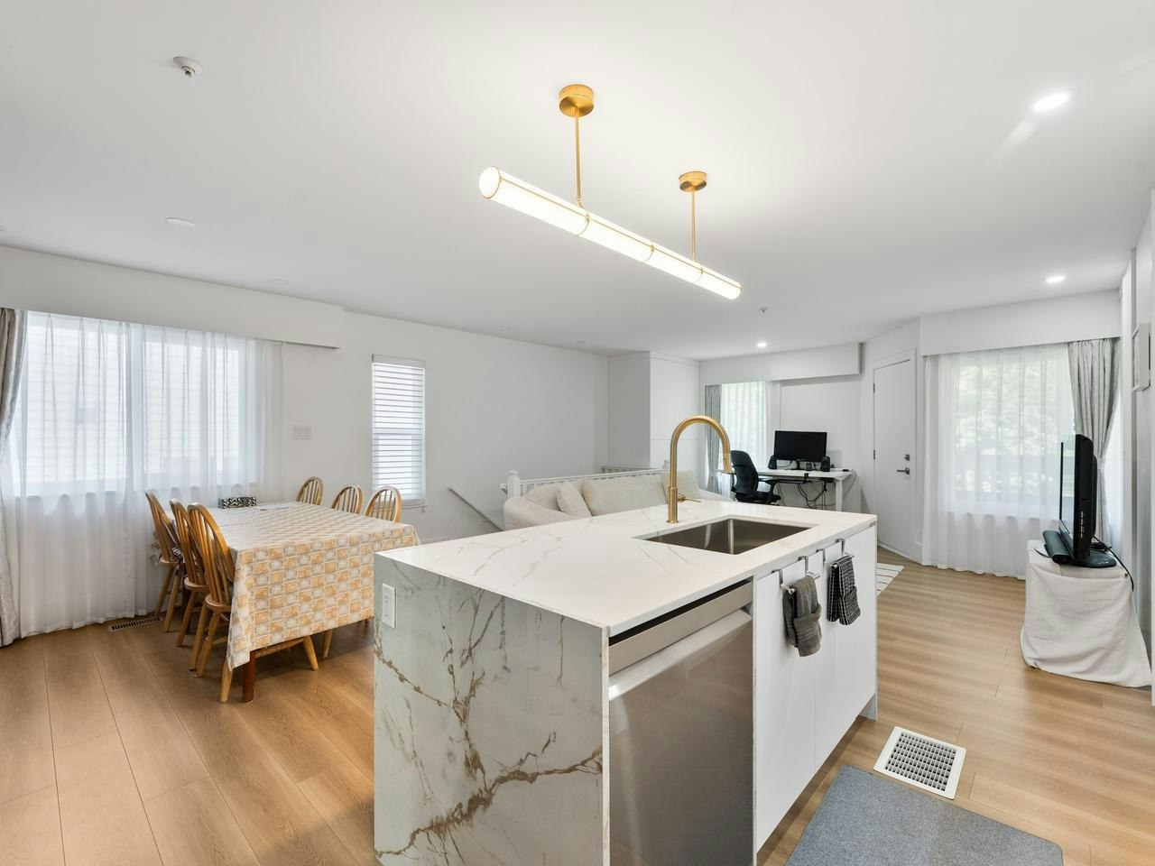 310 16th Avenue, Vancouver, BC, V5T 2T6 - 12