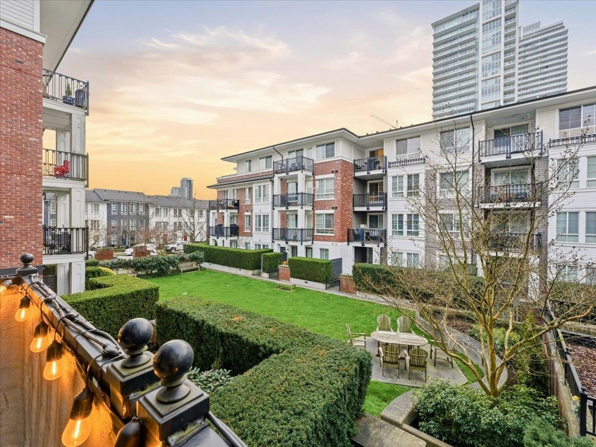 205-553 Foster Avenue, Coquitlam, BC, V3J 0B5