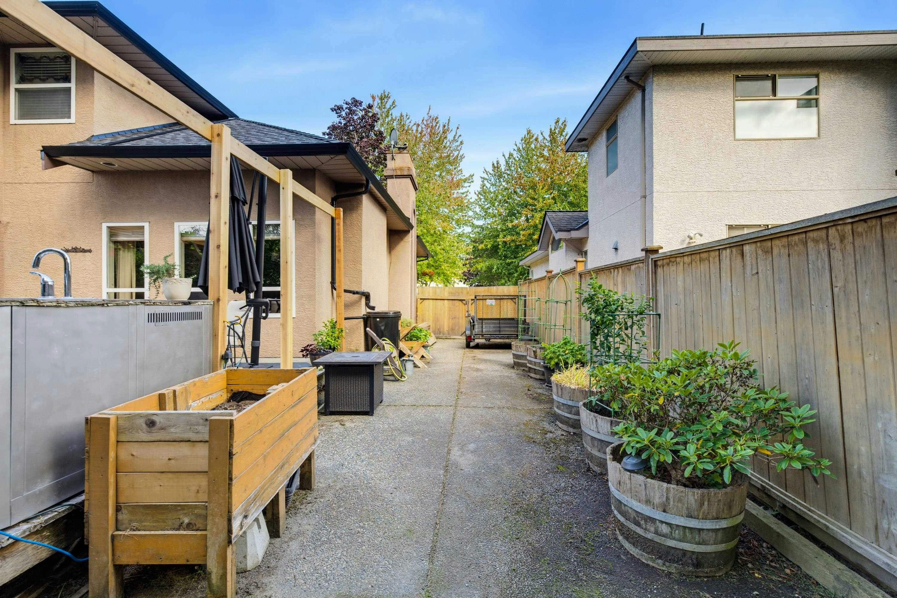 9117 207b Street, Langley, BC, V1M 2P5 - 40