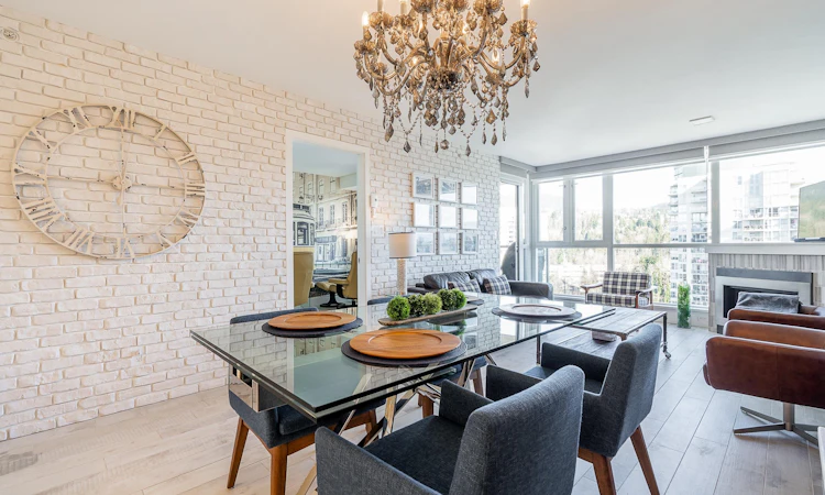 1806-235 Guildford Way
