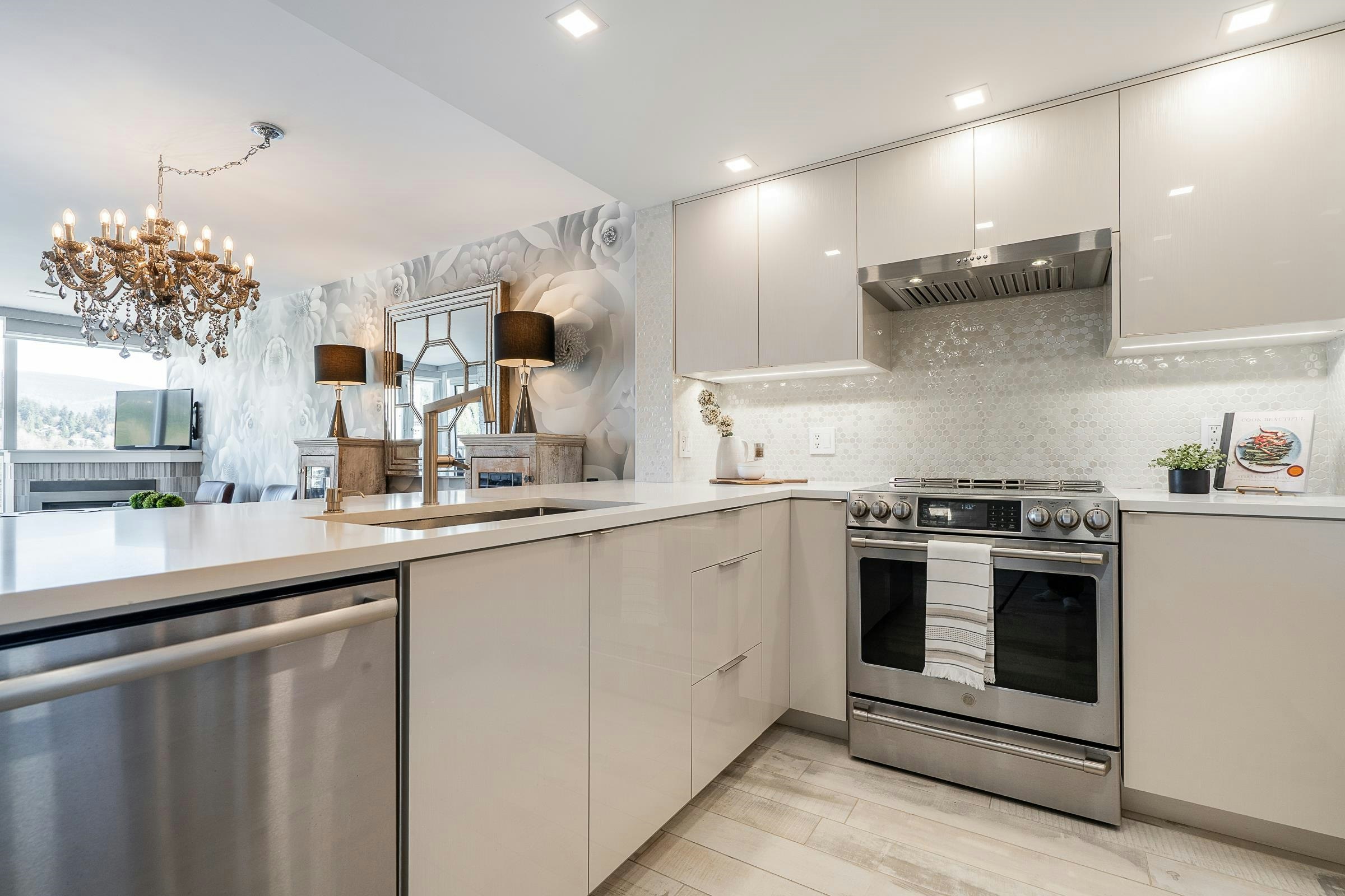 1806-235 Guildford Way, Port Moody, BC, V3H 5L8 - 11