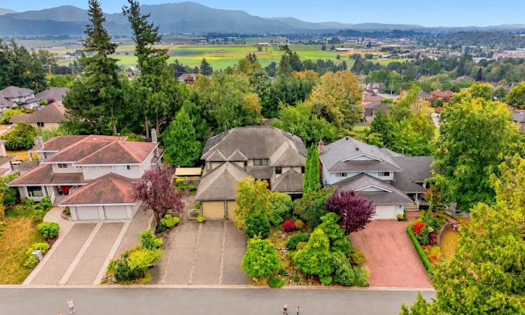 34944 Edgeview Place
