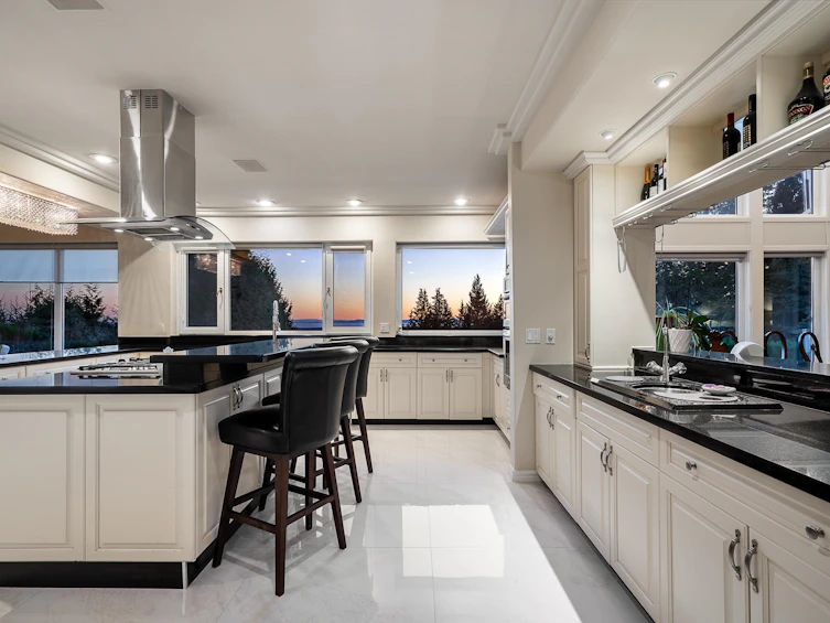 1562 Pinecrest Drive, West Vancouver, BC, V7S 3E8 - 14