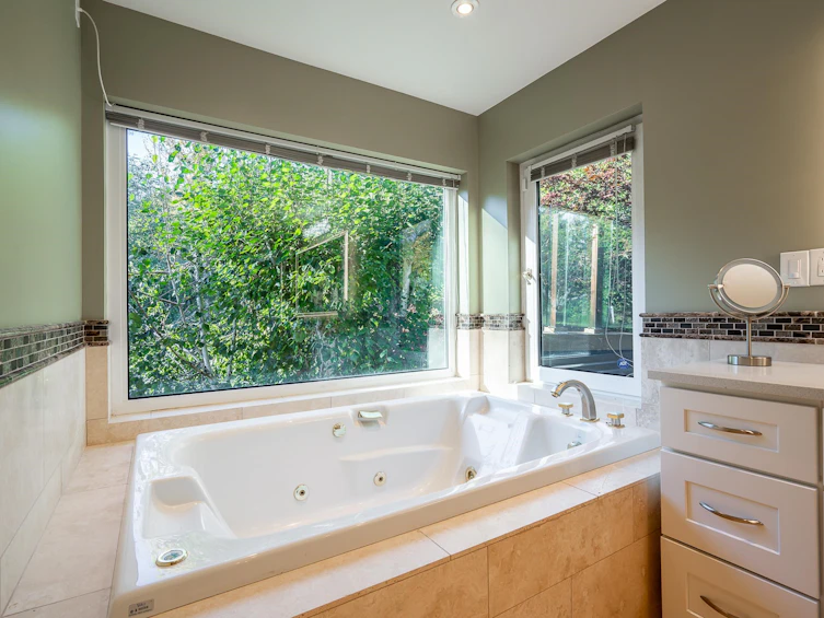 1562 Pinecrest Drive, West Vancouver, BC, V7S 3E8 - 23