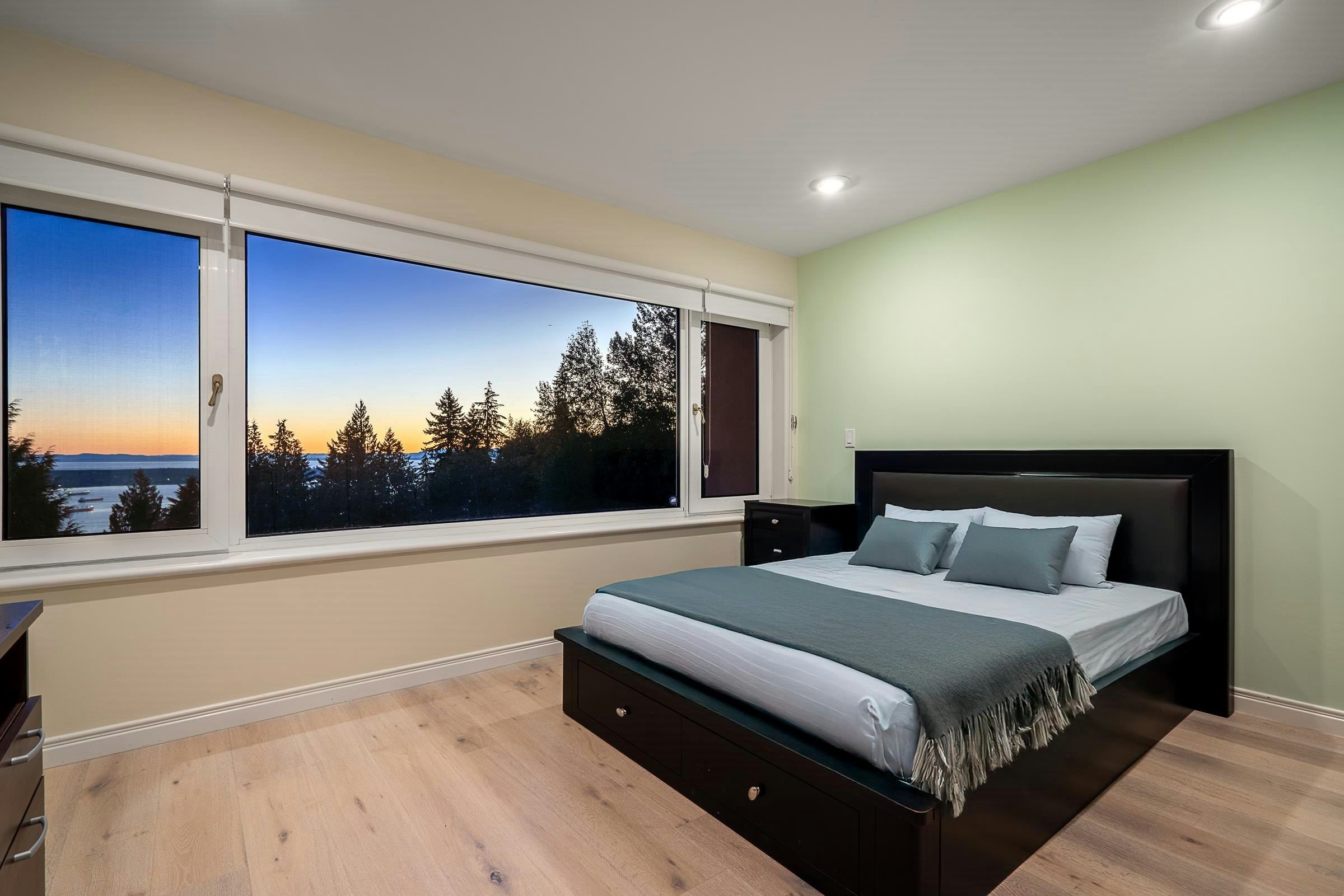 1562 Pinecrest Drive, West Vancouver, BC, V7S 3E8 - 24