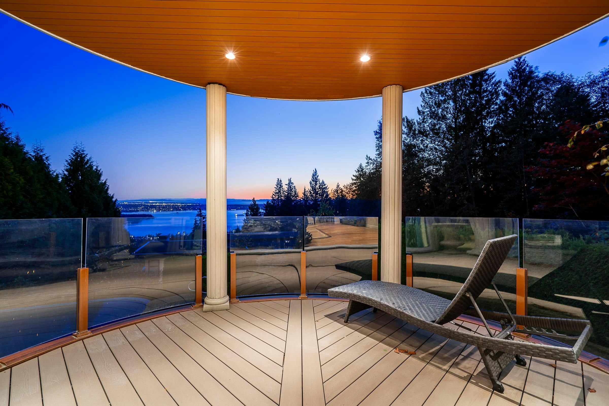 1562 Pinecrest Drive, West Vancouver, BC, V7S 3E8 - 9