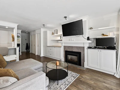 101-1702 Chesterfield Avenue - 2