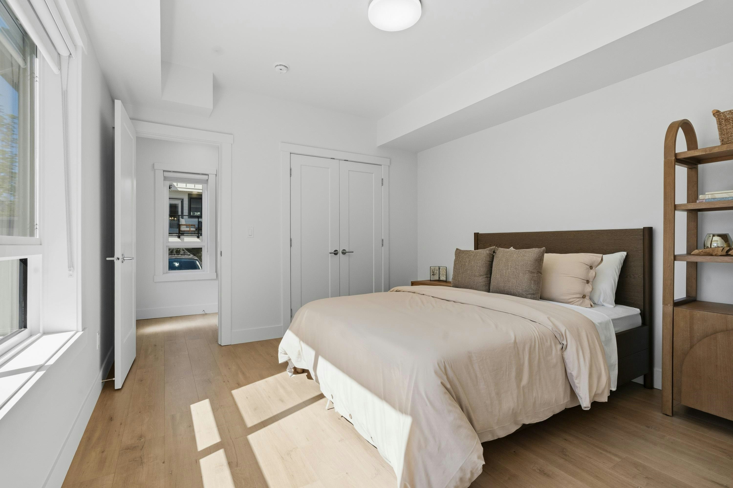 12-5993 143 Street - 5