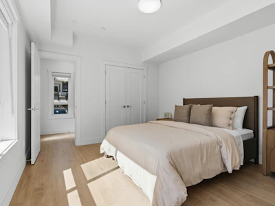12-5993 143 Street - 5
