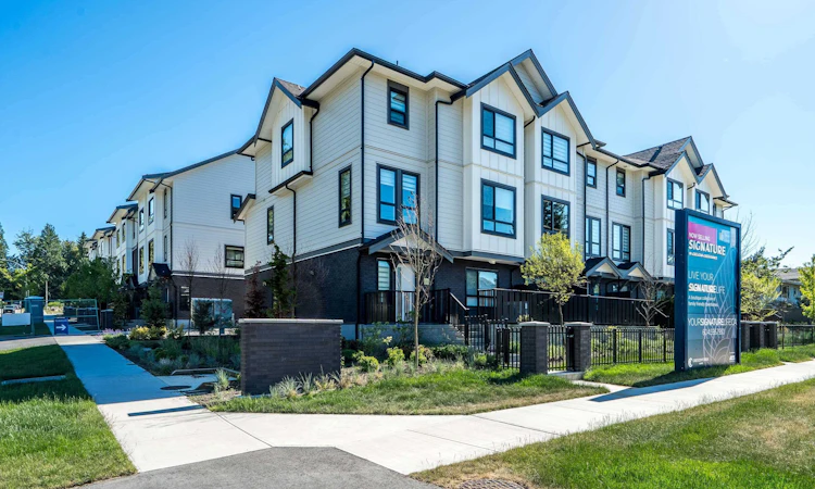 12-5993 143 Street